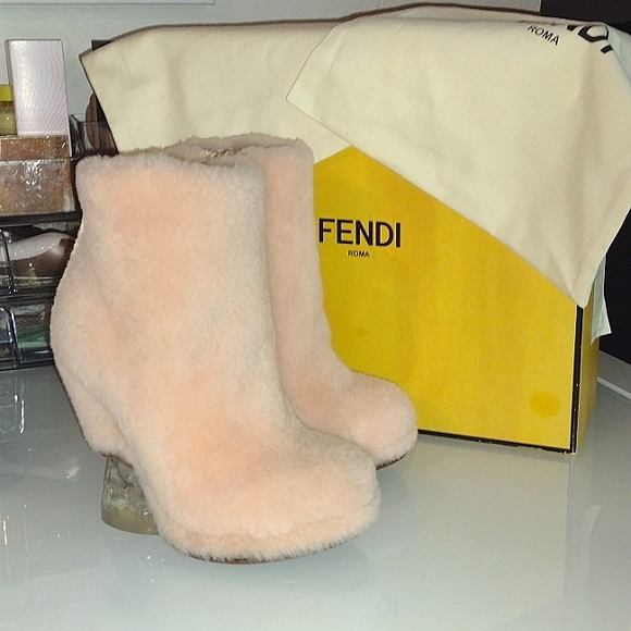 Fendi Yeti Ice Shearling Baby Pink Fuzzy Boots 🩷🎀🩷 - Picture 5 of 12